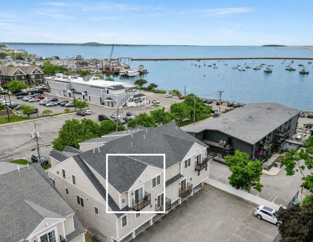 27 Howland #7, Plymouth