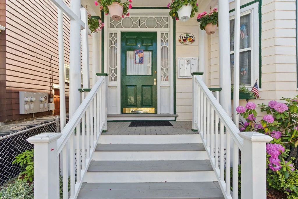 9 Romsey St #3, Boston