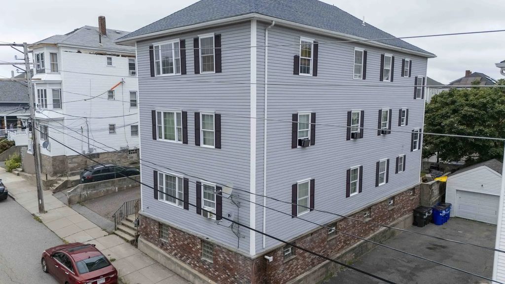 54 Arizona St, Fall River