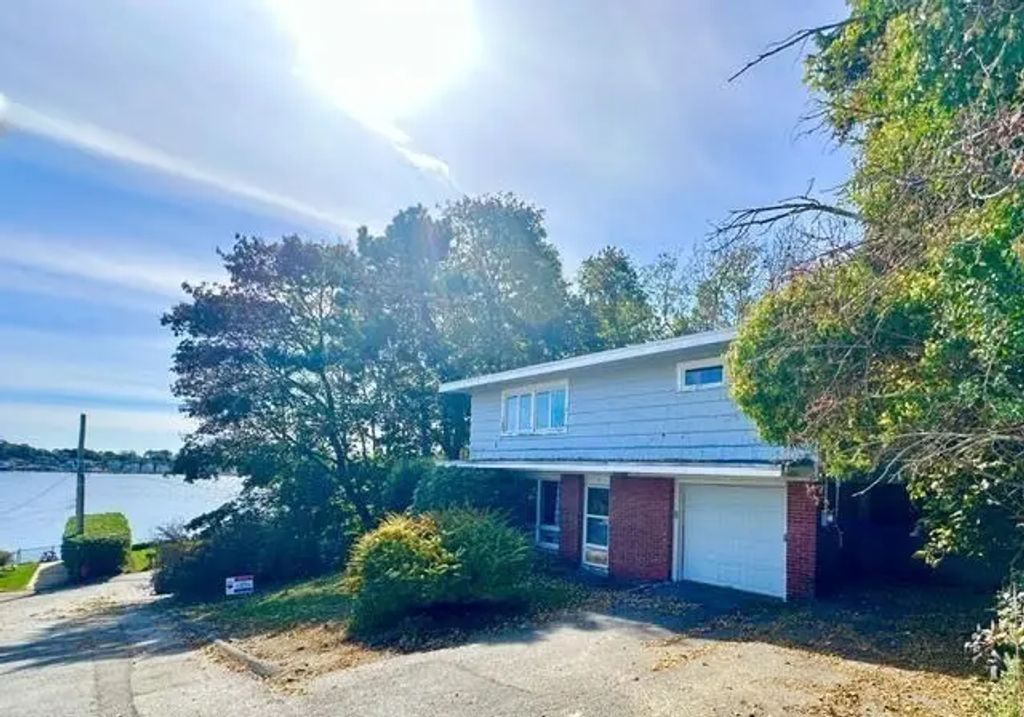 17 Mills Terrace, Nahant