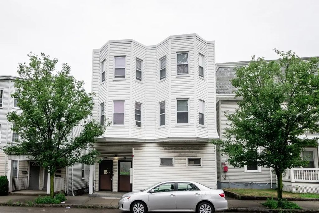 25 W Wyoming Ave #6, Melrose