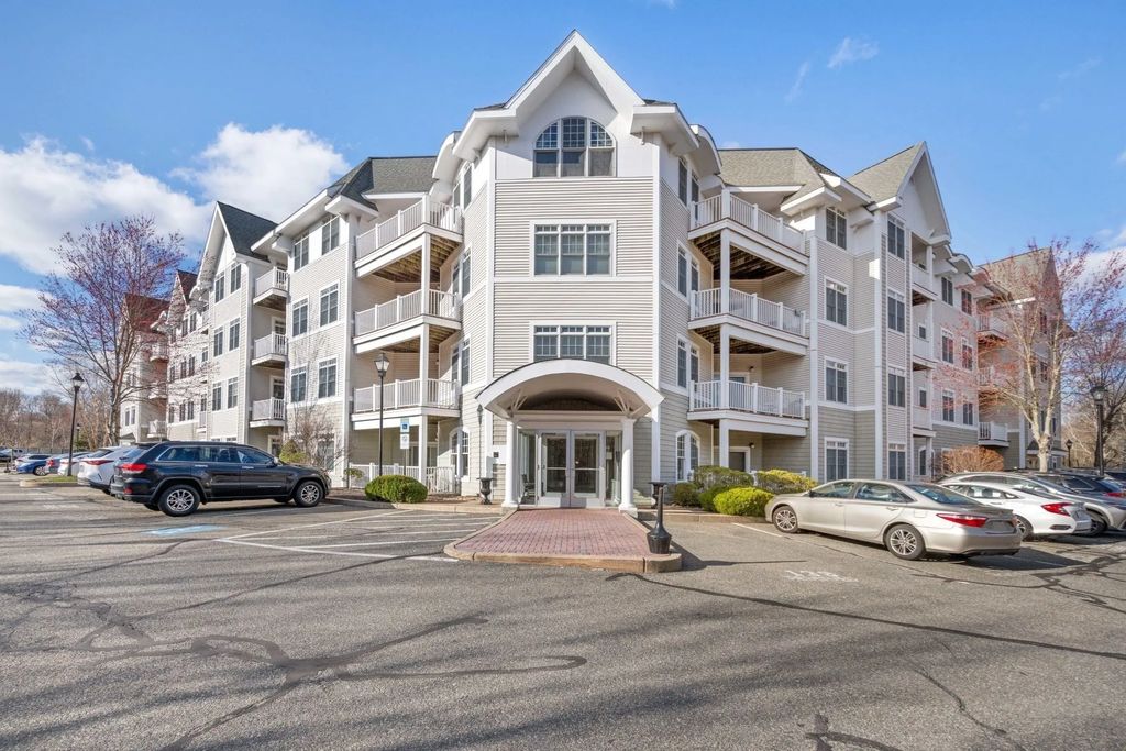 614 Pond Street #2306, Braintree