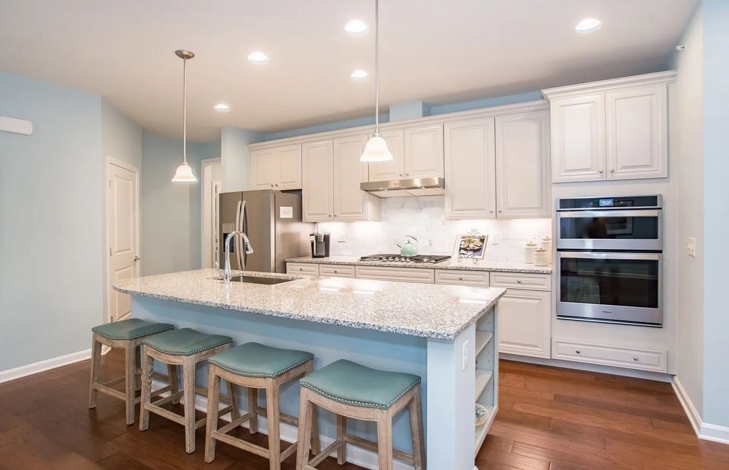 10 Weathervane Drive #20, Walpole