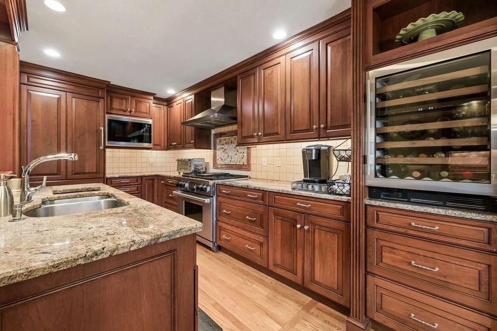 16 Hickory Hill #16, West Springfield