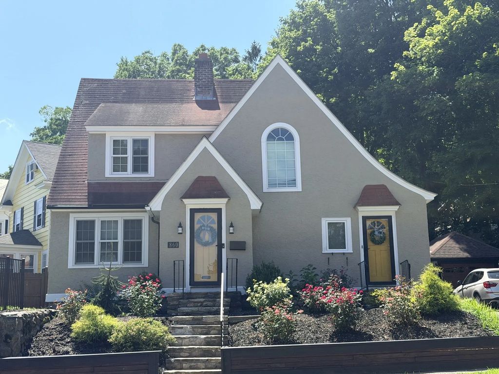 860 Pleasant St, Worcester