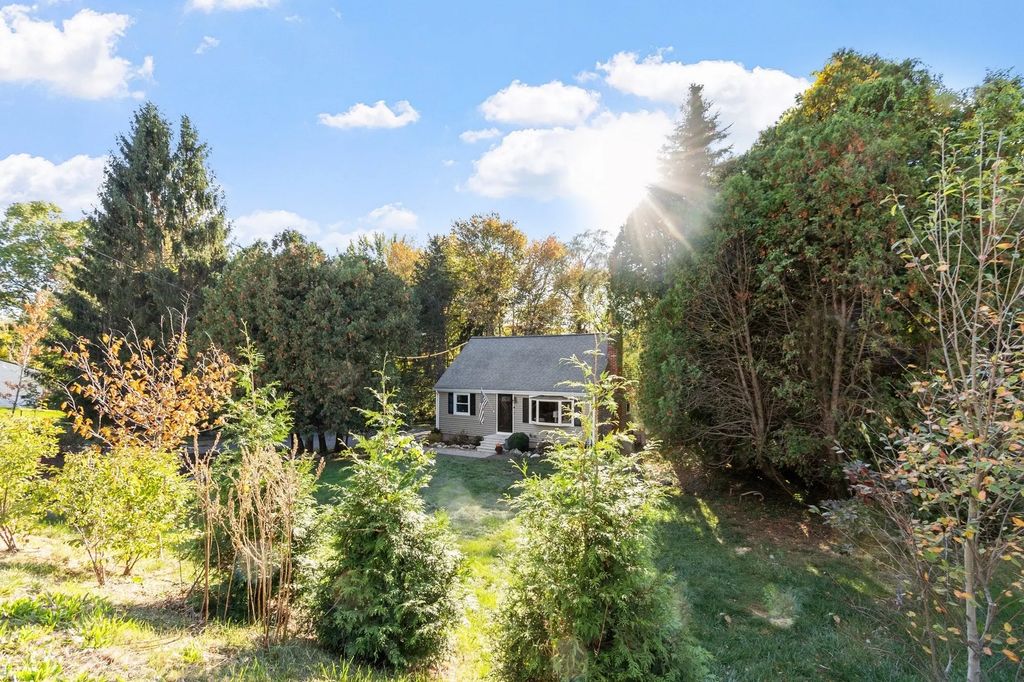390 North Rd, Bedford