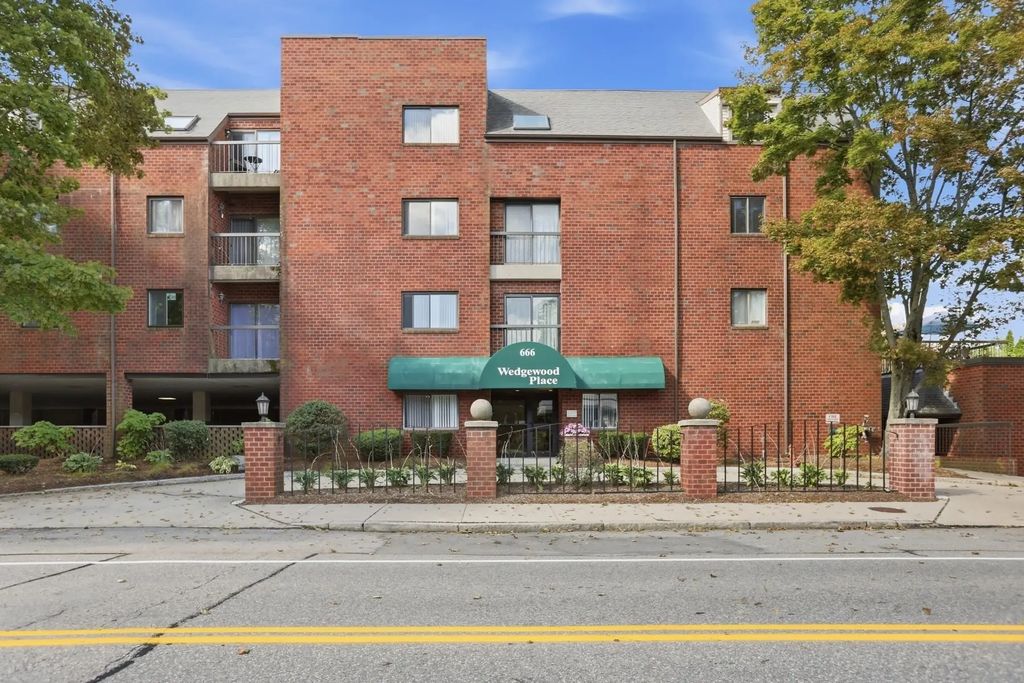 666 Main Street #210, Winchester