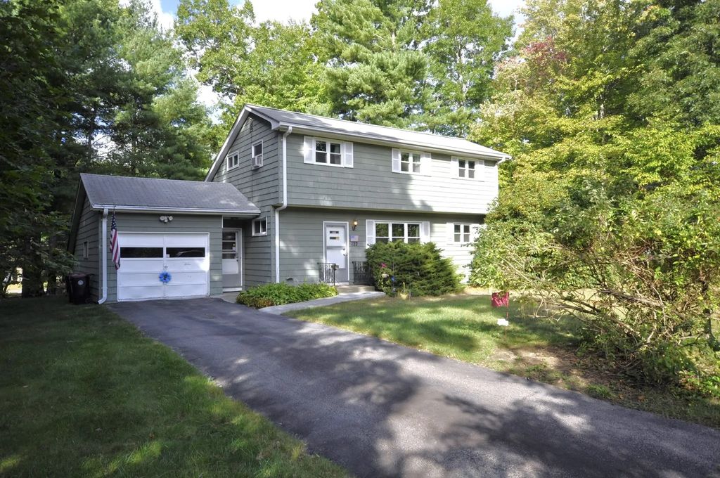 122 Sunset Dr, Brockton