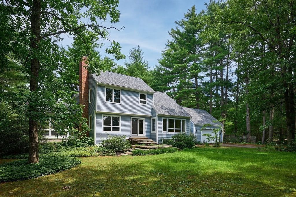 494 Station Rd, Amherst