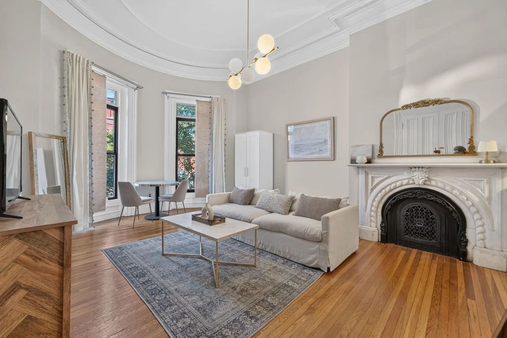 656 Tremont St #2a, Boston