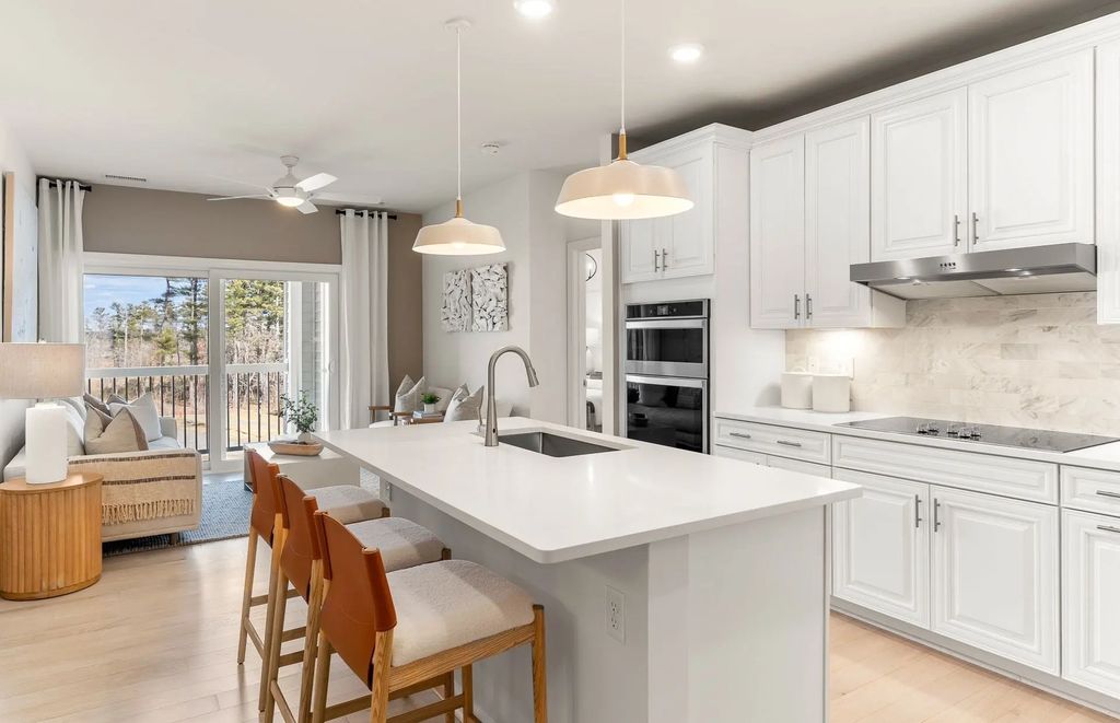141 East Point Drive #410, East Providence