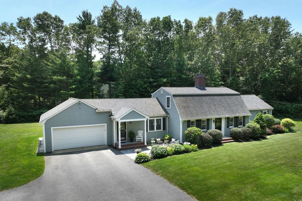 21 Earldor Circle, Marshfield