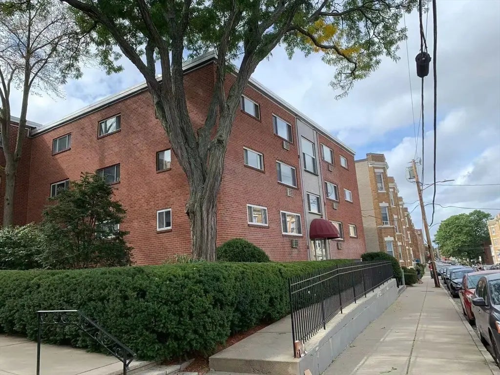 239 Kelton St #41, Boston