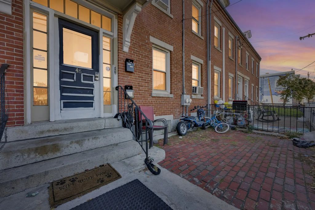 48 Union St, Lawrence