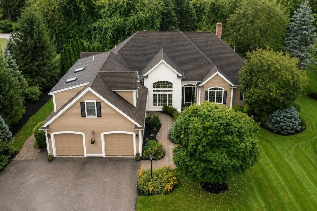 6 Watkins Ln, Southborough