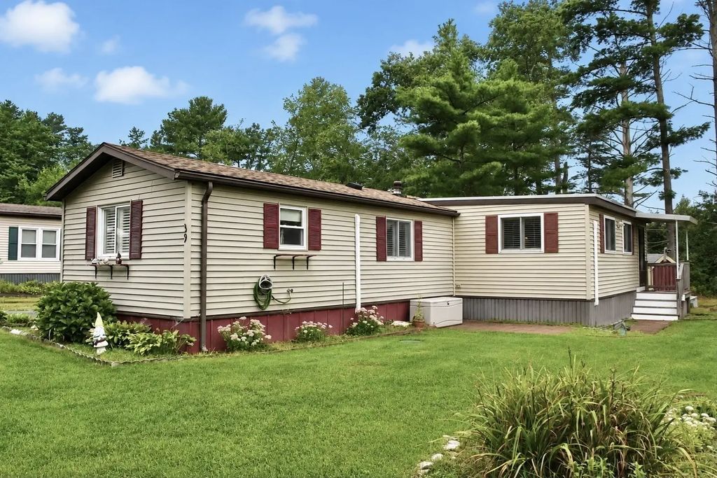 39 Pipers Way, Carver