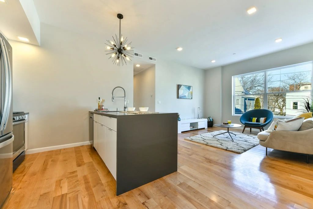 87 Parker St #403, Chelsea