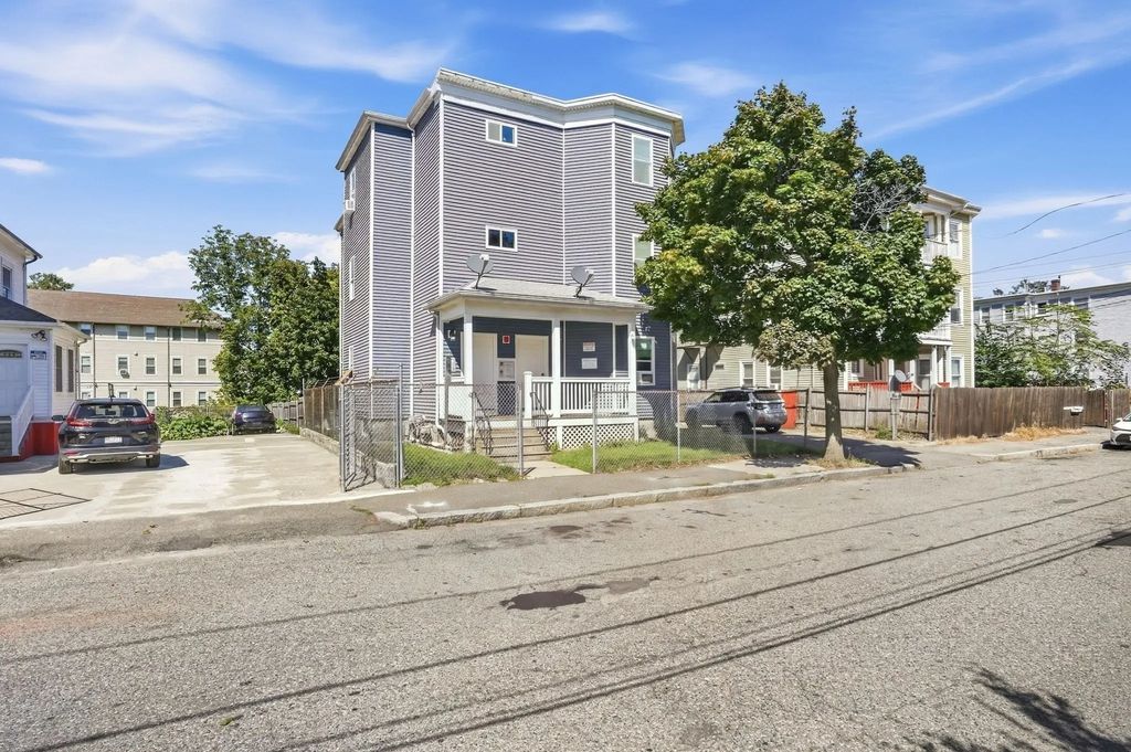 33 Park St, Brockton