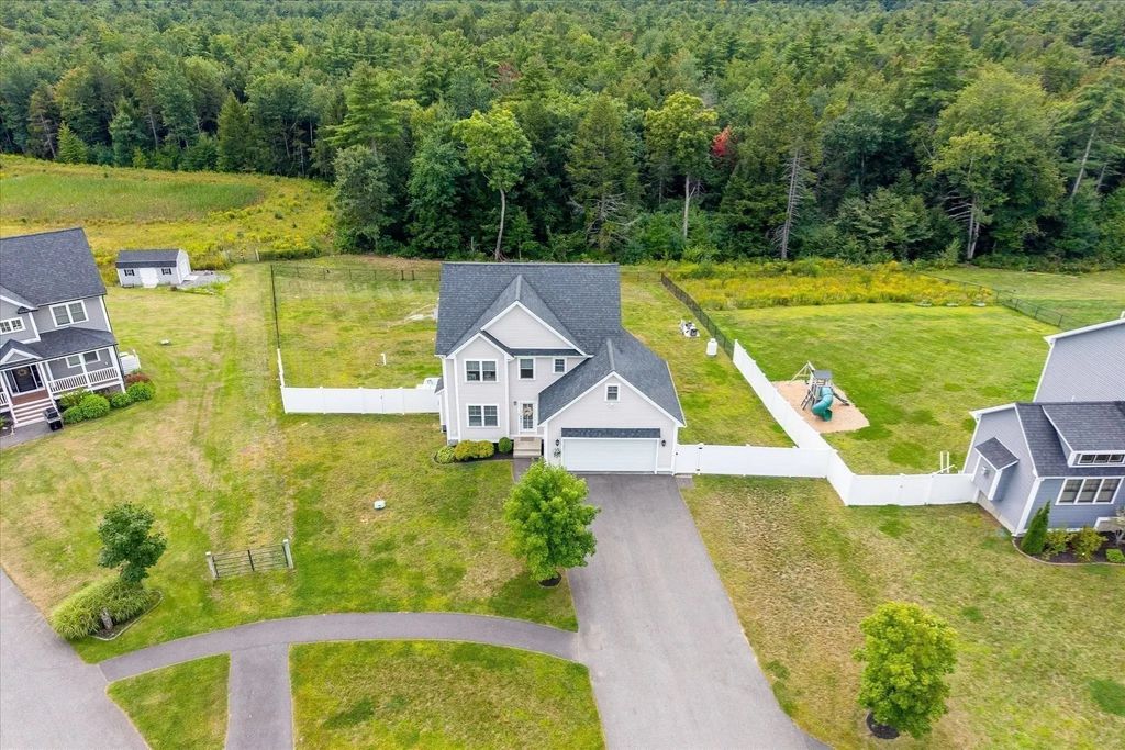 19 Lighthouse Ln, Westminster