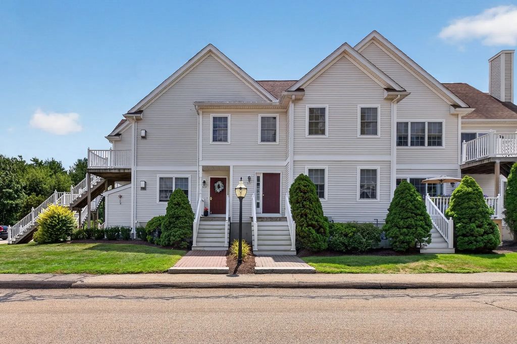 521 Hampton Way #521, Abington