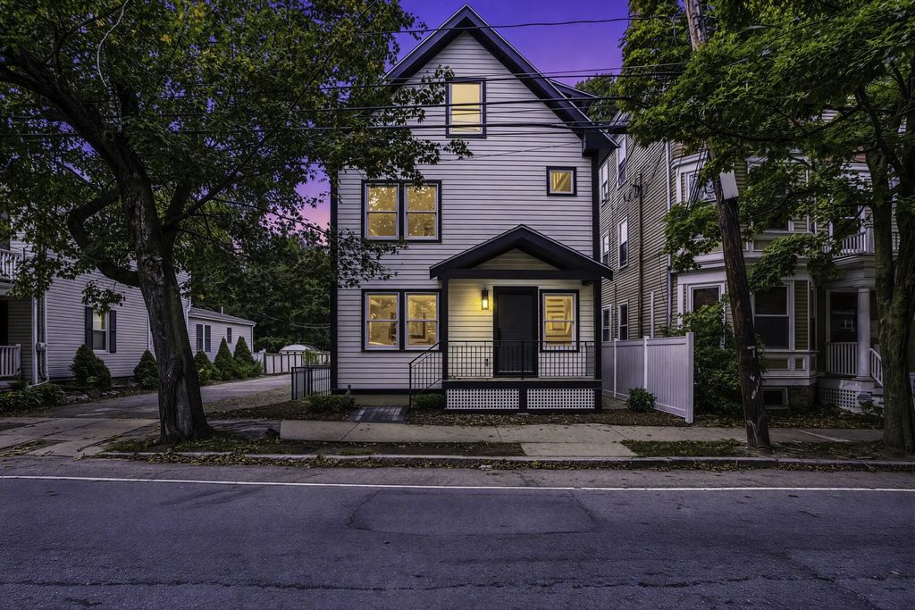 641 Chestnut Hill Avenue, Brookline