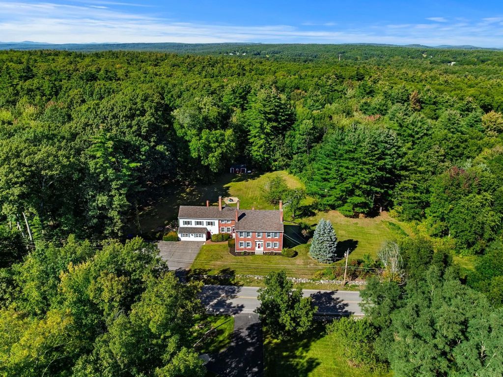 53 Groton Rd, Shirley