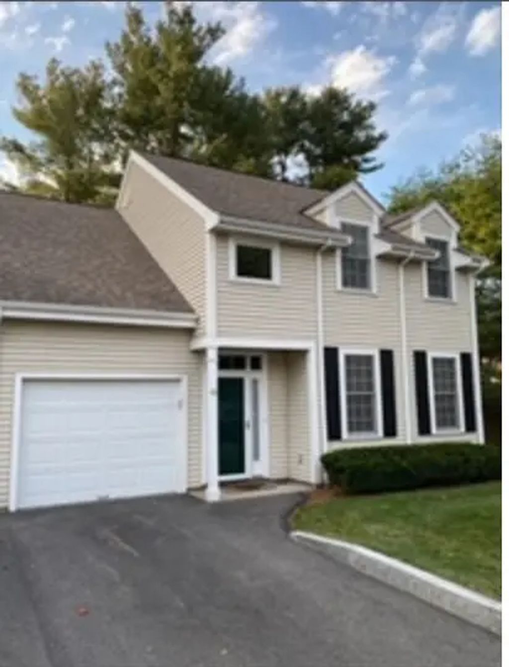 66 Evergreen Circle #66, Canton