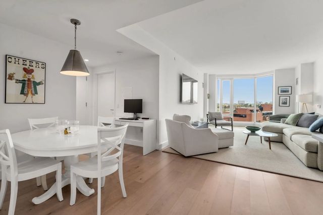 100 Lovejoy Wharf #7j, Boston