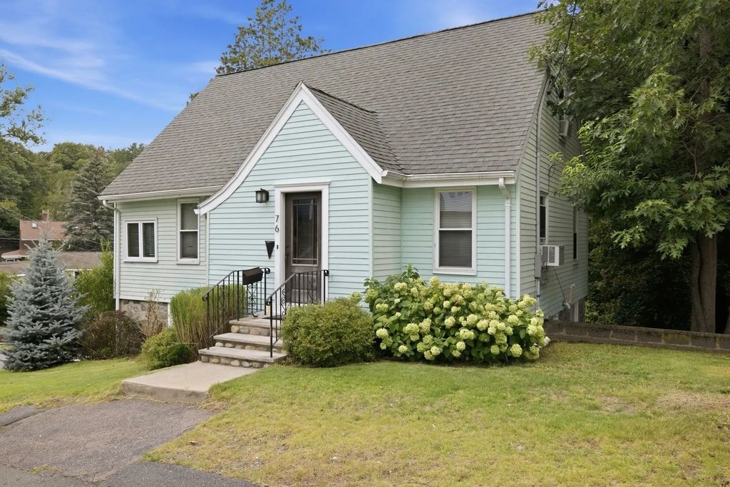 76 Woodland Rd, Malden