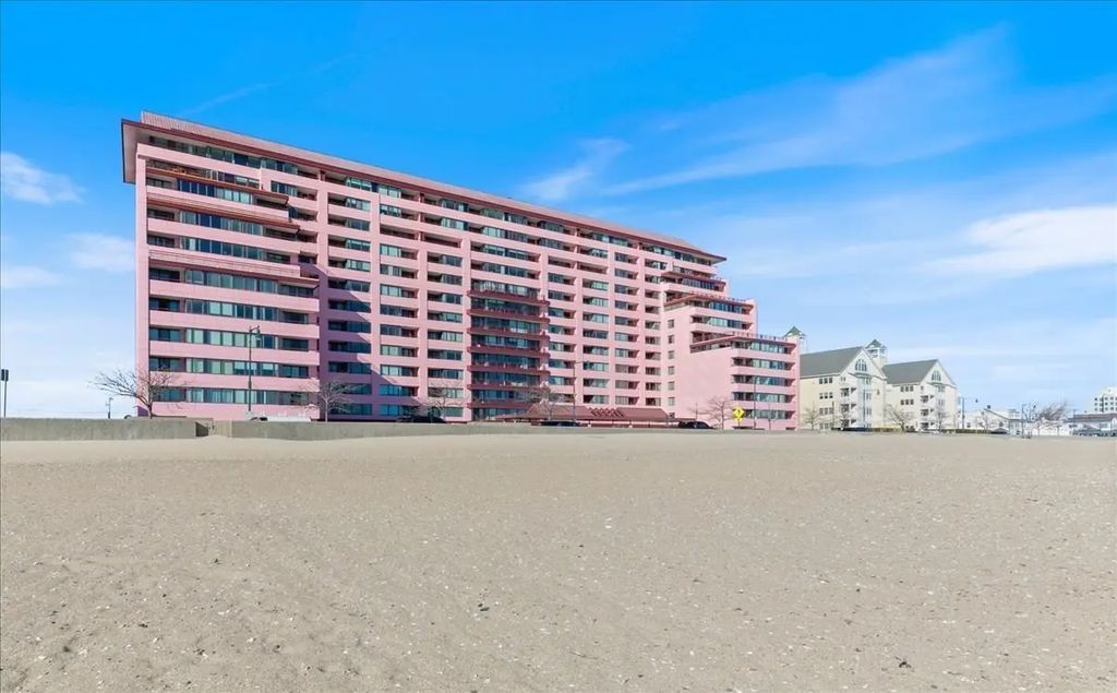 350 Revere Beach Blvd #13r, Revere