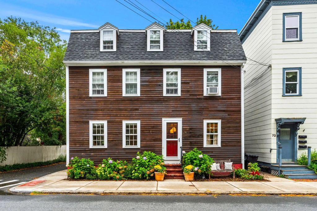 74 Derby St #1, Salem