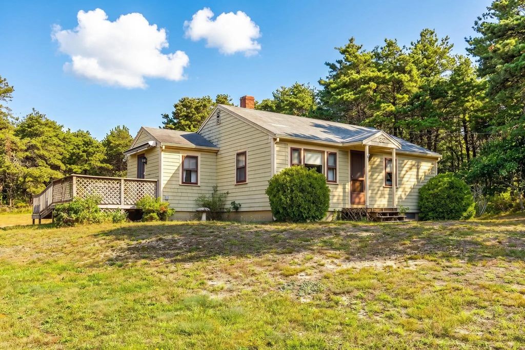 32 Highland Road, Truro