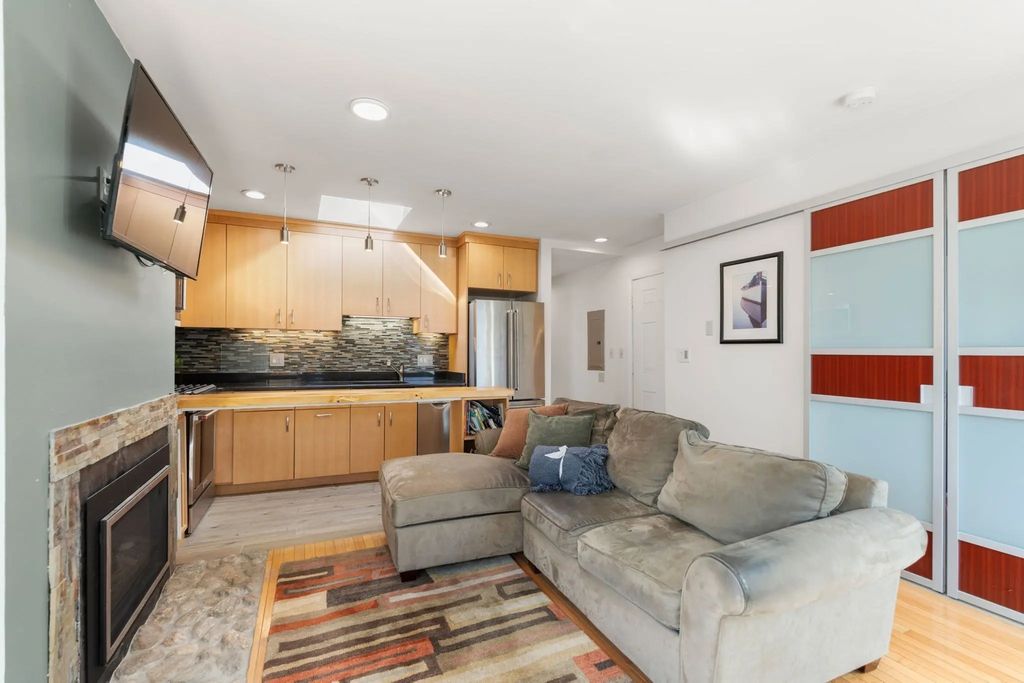 239 Dorchester St #3, Boston