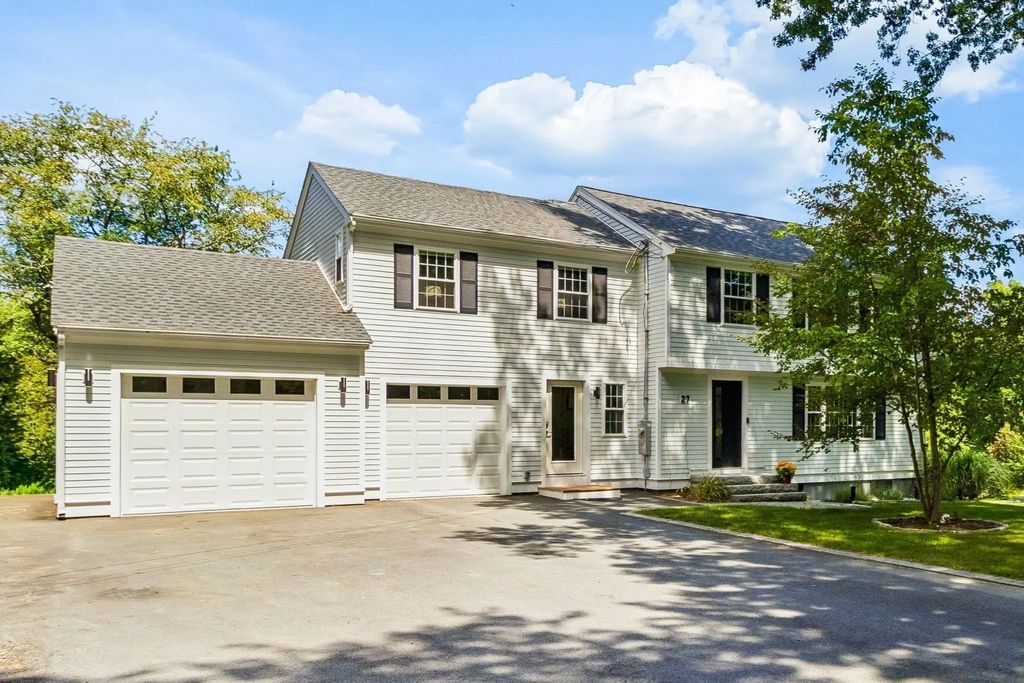 27 Maple St, Carlisle
