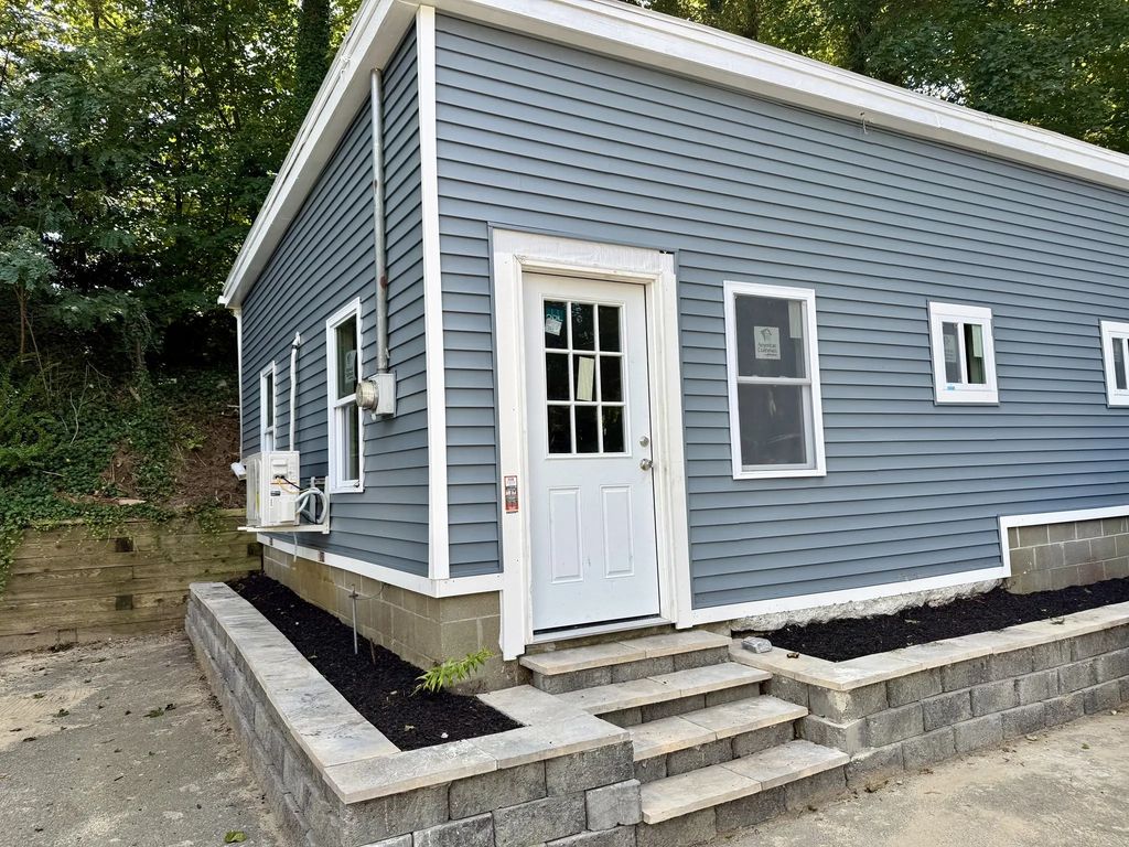 178 Court St #1, Plymouth