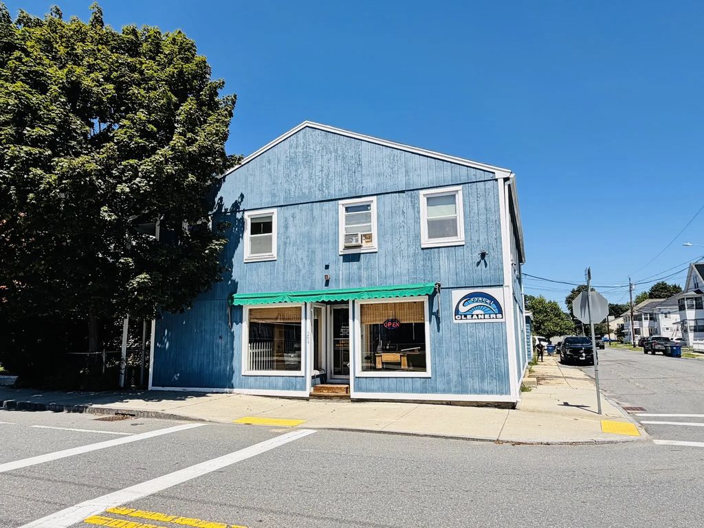 264 Mechanic St, Leominster