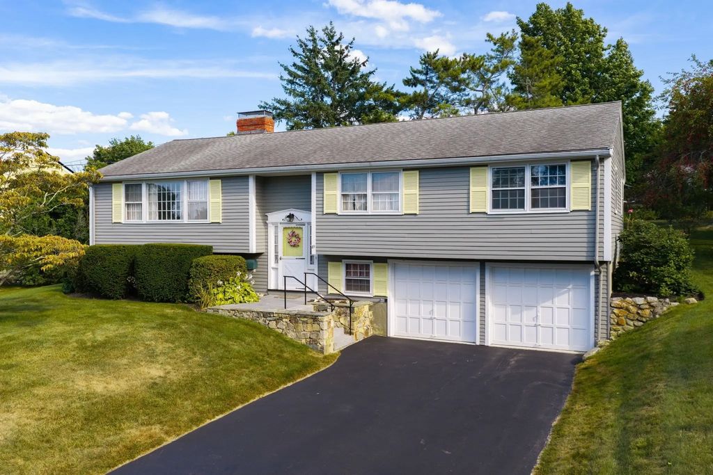 81 Old Pasture Rd, Cohasset