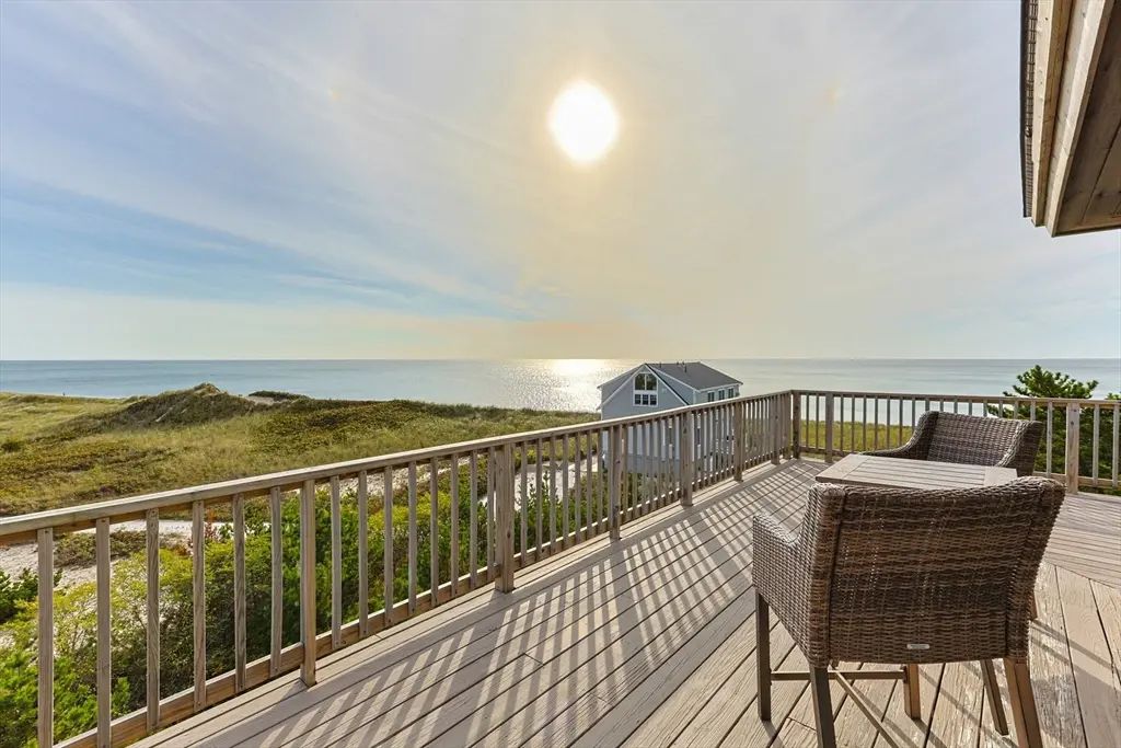 52 Corn Hill Rd, Truro