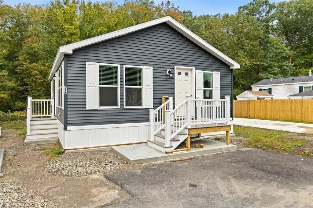 1540 Broadway #24, Raynham