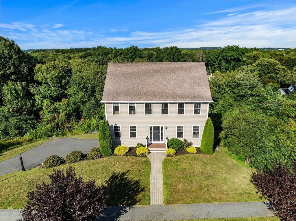 22 Overlook Dr, Danvers