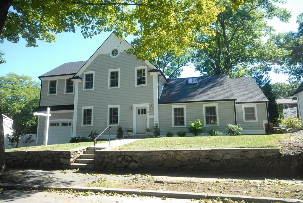 32 Hickory Cliff Rd, Newton
