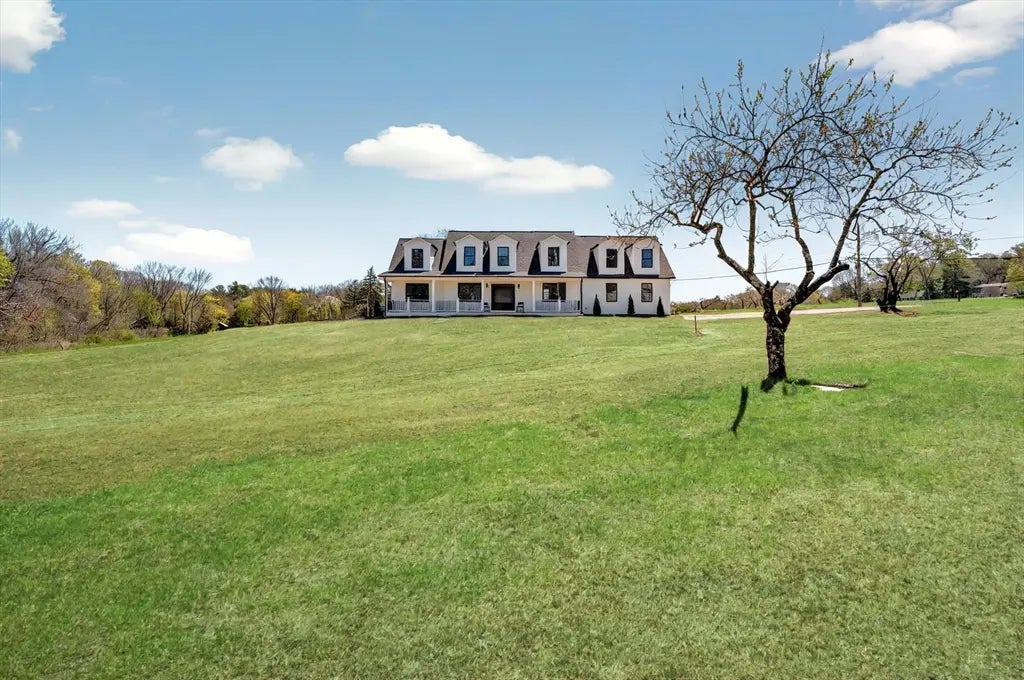 2 Winsor Road, Scituate