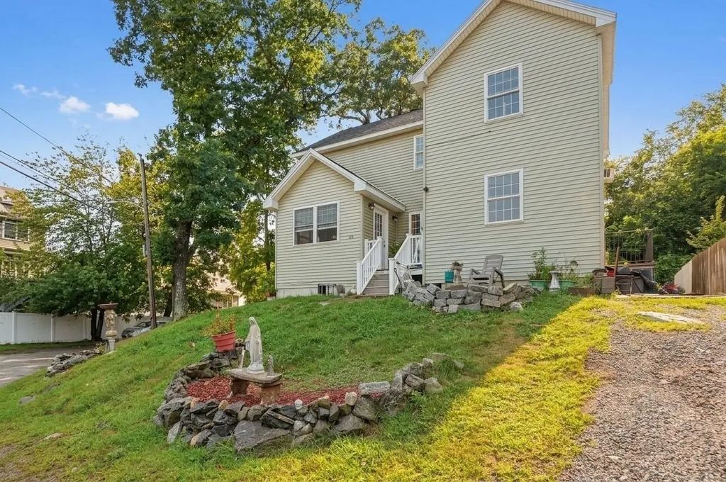 47 Pine Hill Road, Worcester