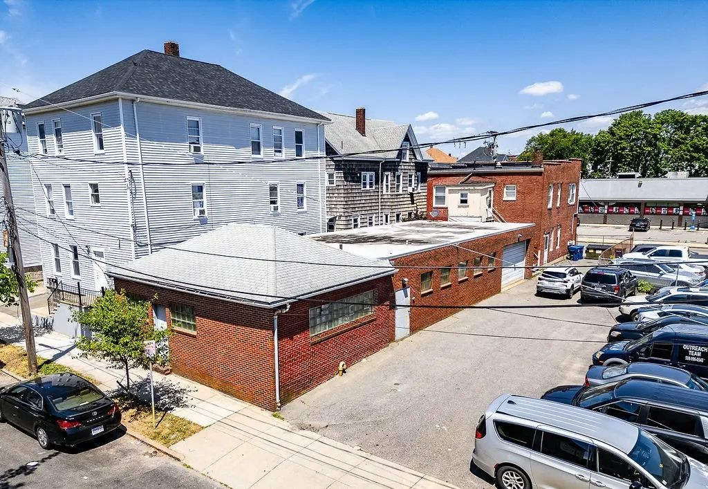 272 Sawyer St, New Bedford