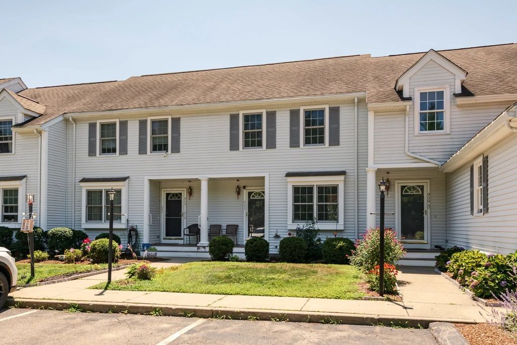911 Thayer St #911, Abington