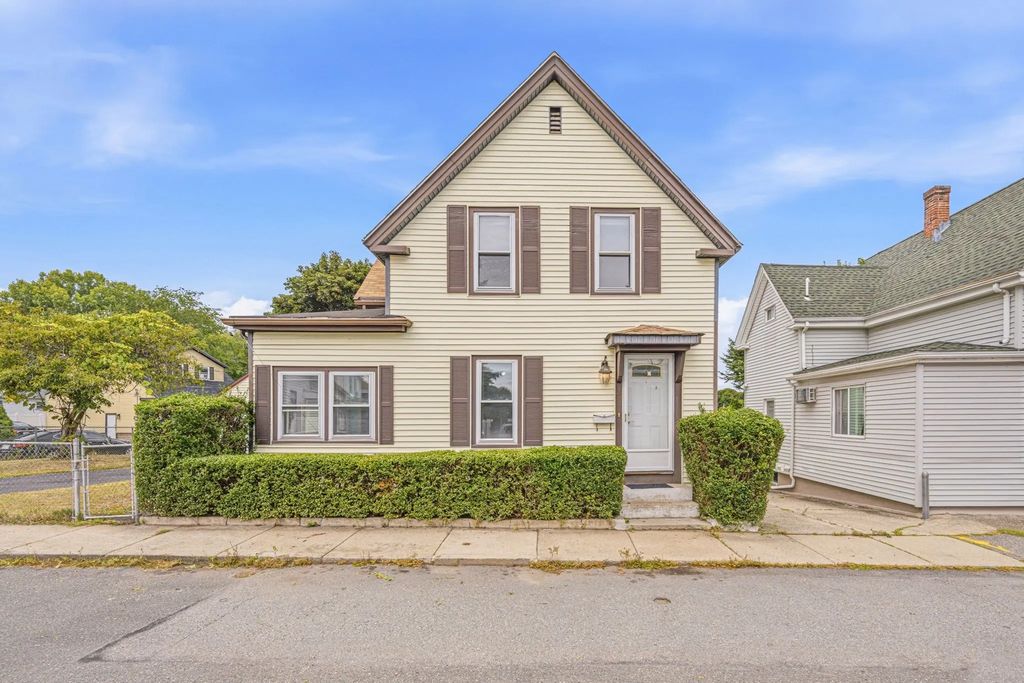 27 Houston Pl, Lynn
