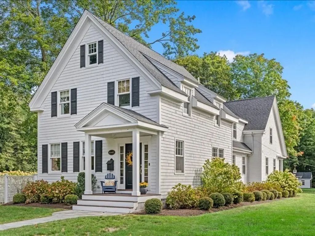 1040 Main St, Hingham