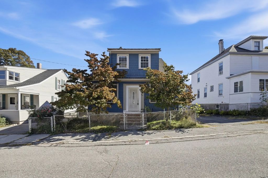 36 Putnam Ave, Lowell