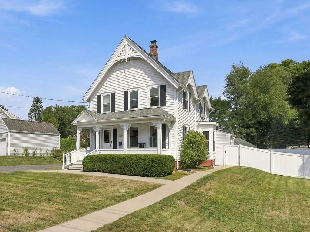 91 N Main St, East Longmeadow