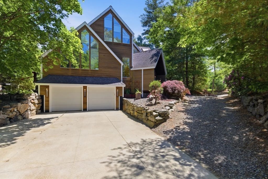 51 Deer Path #51, Hudson